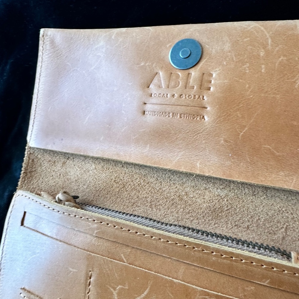 ABLE XL COGNAC COLORED Shoulder Bag w/Matching Wallet - Picture 8 of 9